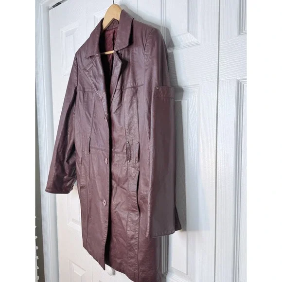 Vintage Etienne Aigner Oxblood Red Leather Short Trench Coat Sz M? - Picture 2 of 16